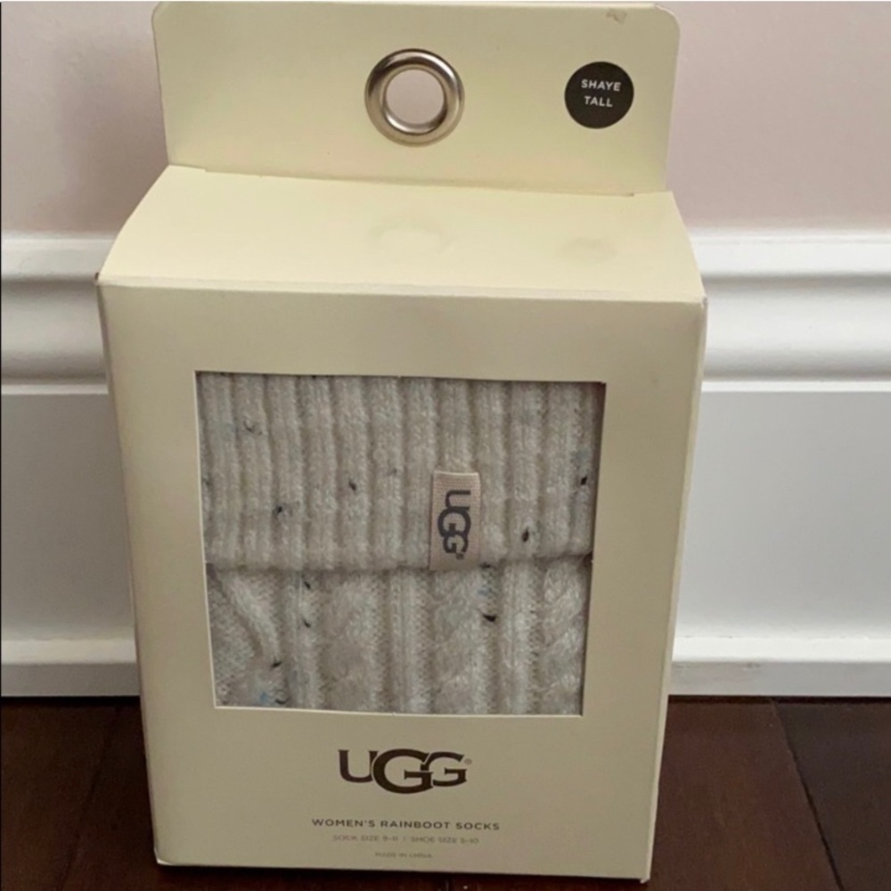 UGG • SOLD OUT!